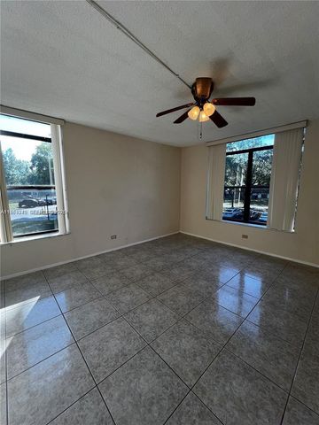 3760 Inverrary Dr 2Z, Lauderhill, FL 33319