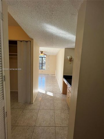 3760 Inverrary Dr 2Z, Lauderhill, FL 33319