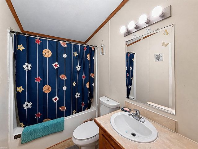 46688 Lemans Court, Macomb, MI 48044