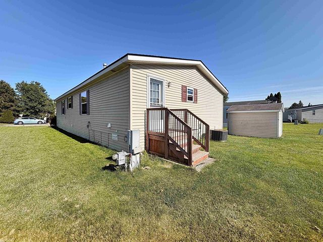 46688 Lemans Court, Macomb, MI 48044