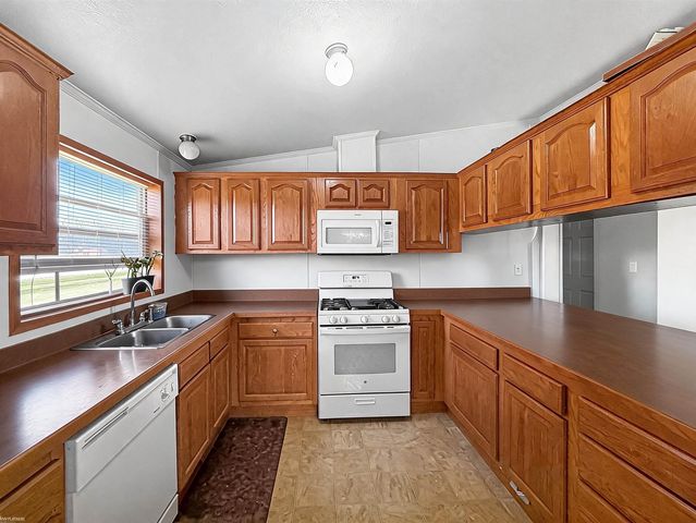 46688 Lemans Court, Macomb, MI 48044