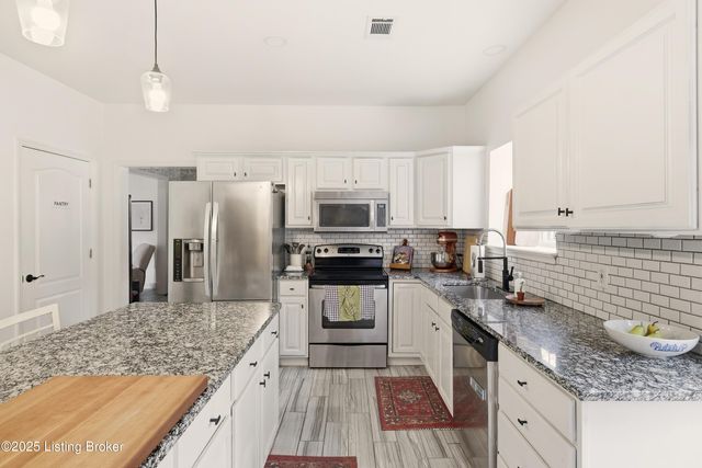 5253 Craigs Creek Dr, Louisville, KY 40241