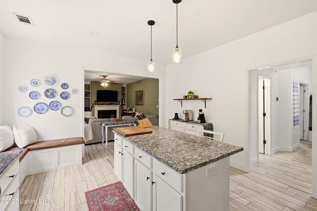 5253 Craigs Creek Dr, Louisville, KY 40241