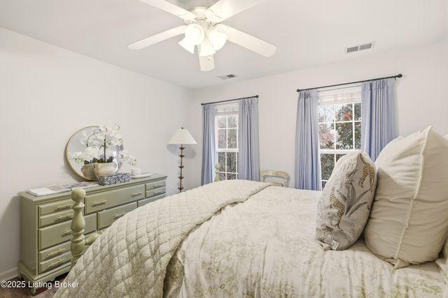 5253 Craigs Creek Dr, Louisville, KY 40241