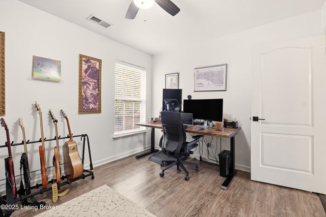 5253 Craigs Creek Dr, Louisville, KY 40241