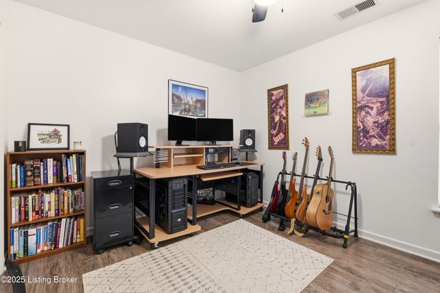 5253 Craigs Creek Dr, Louisville, KY 40241