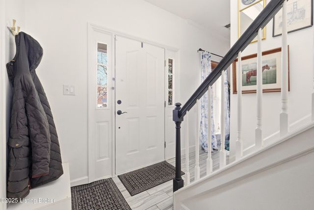 5253 Craigs Creek Dr, Louisville, KY 40241