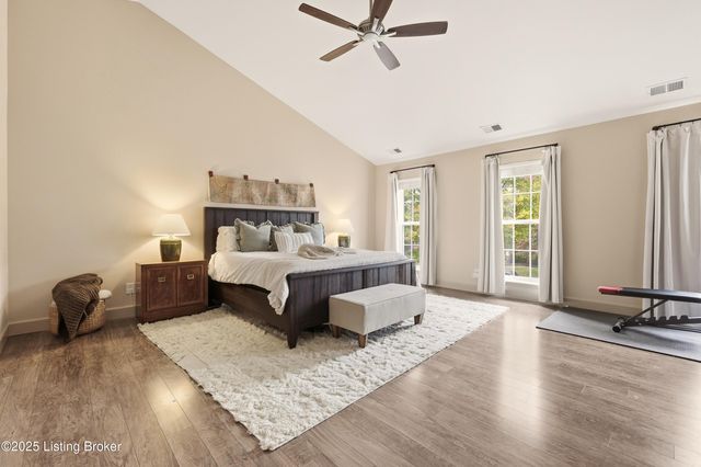 5253 Craigs Creek Dr, Louisville, KY 40241