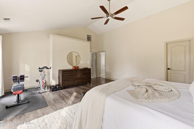 5253 Craigs Creek Dr, Louisville, KY 40241