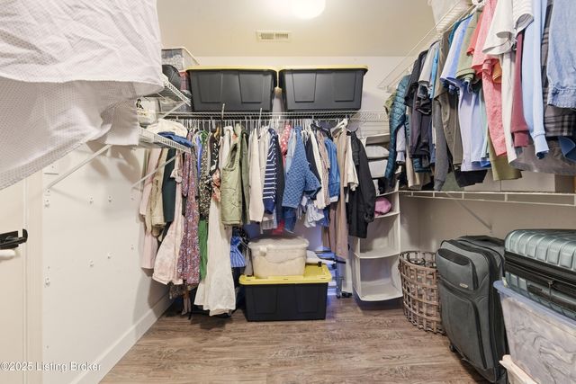 5253 Craigs Creek Dr, Louisville, KY 40241