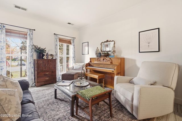 5253 Craigs Creek Dr, Louisville, KY 40241