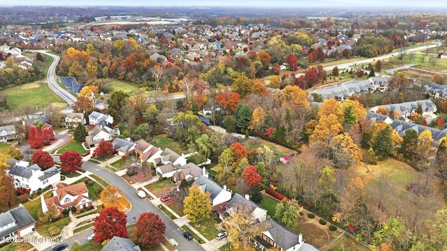 5253 Craigs Creek Dr, Louisville, KY 40241