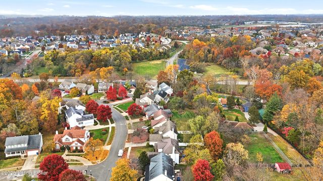 5253 Craigs Creek Dr, Louisville, KY 40241