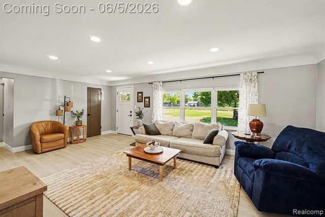 7371 Linden Road, Swartz Creek, MI 48473