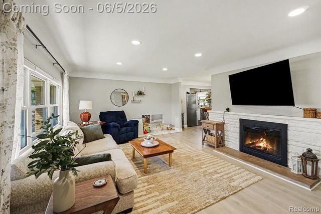 7371 Linden Road, Swartz Creek, MI 48473
