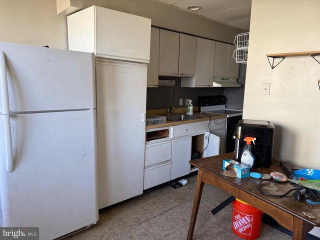 310 WYNNEWOOD AVE, Croydon, PA 19021