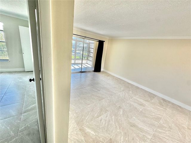 808 22nd Street 12, Vero Beach, FL 32960