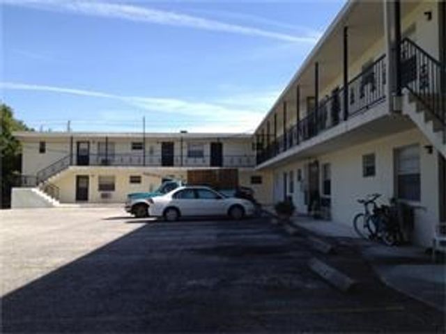 808 22nd Street 12, Vero Beach, FL 32960