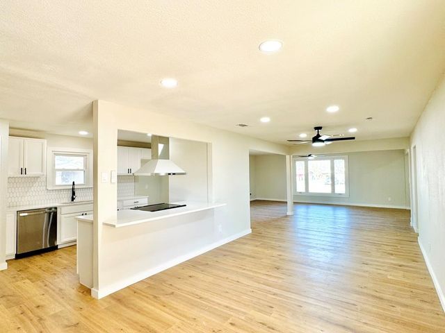 811 NW 12th St, Andrews, TX 79714