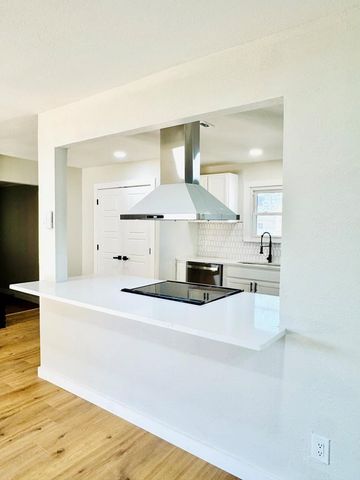 811 NW 12th St, Andrews, TX 79714