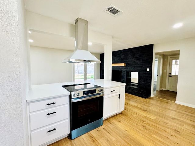 811 NW 12th St, Andrews, TX 79714