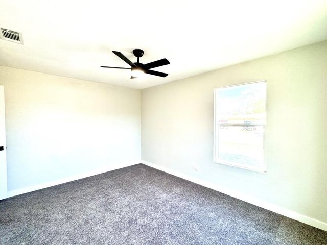 811 NW 12th St, Andrews, TX 79714