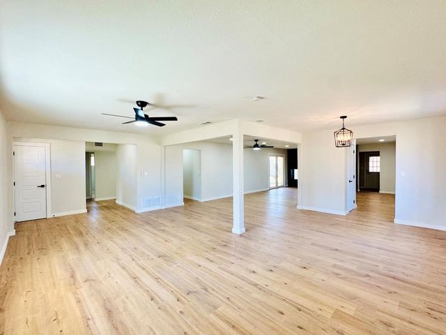 811 NW 12th St, Andrews, TX 79714