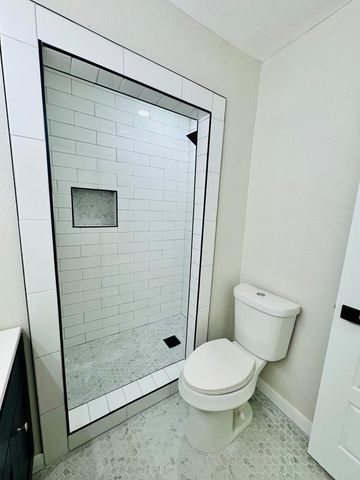 811 NW 12th St, Andrews, TX 79714