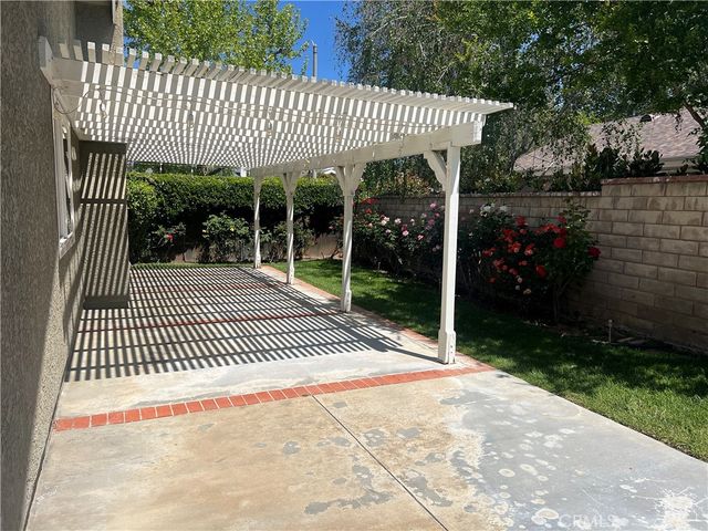 22932 Beech Creek, Valencia, CA 91354