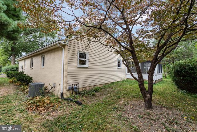 1607 SILVER SPRING RD, Landisville, PA 17538