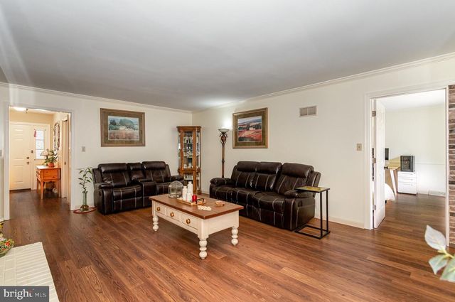 1607 SILVER SPRING RD, Landisville, PA 17538