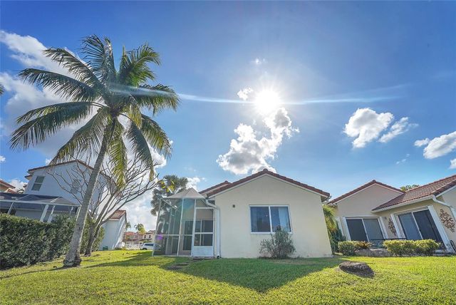 1116 SW 180 Terrace, Pembroke Pines, FL 33029