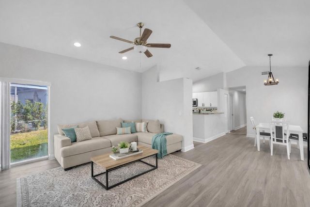 1116 SW 180 Terrace, Pembroke Pines, FL 33029