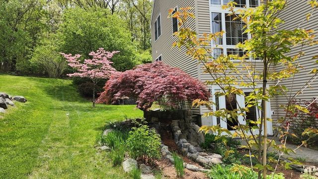 7 Tree Top Way, Methuen, MA 01844