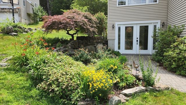 7 Tree Top Way, Methuen, MA 01844