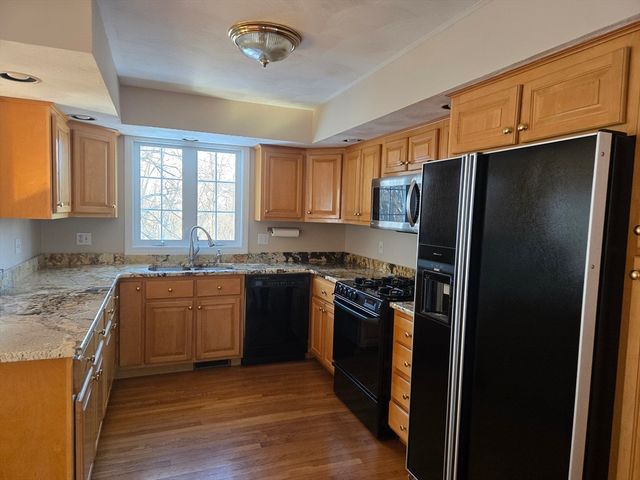7 Tree Top Way, Methuen, MA 01844
