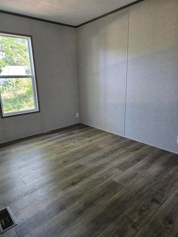 210 W Oak Street, Conway, MO 65632