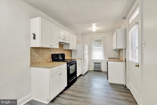 26 S CHURCH ST, Robesonia, PA 19551