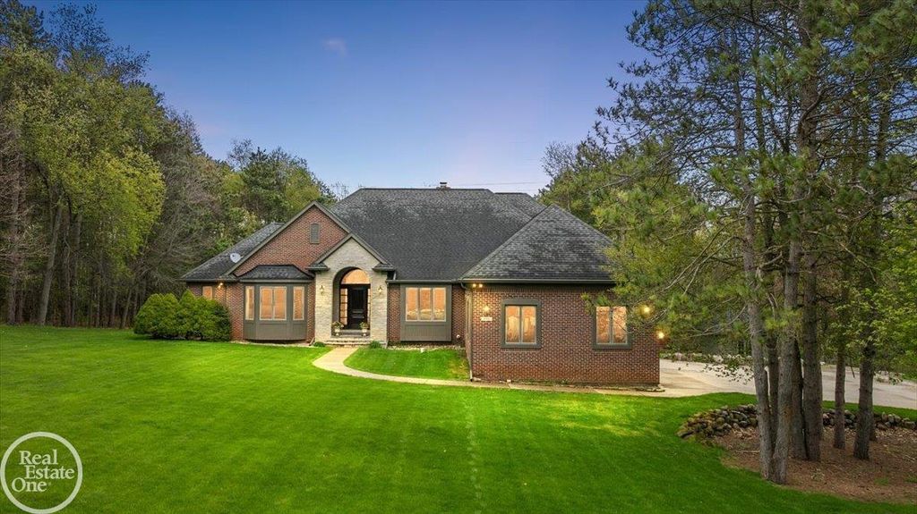 170 Fern Drive, Addison Twp, MI 48367