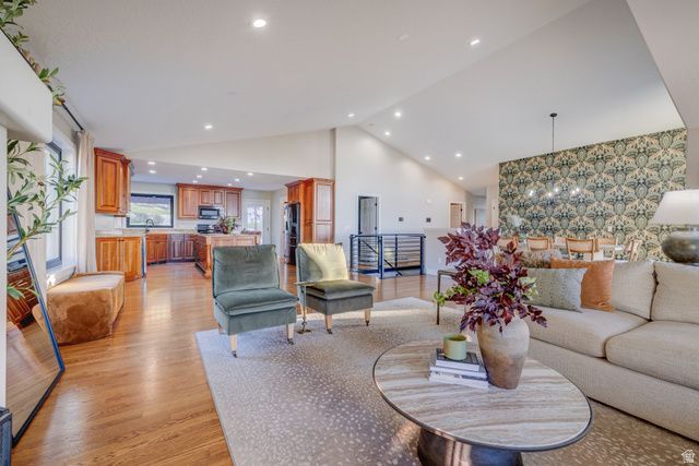 1138 IRONWOOD CIR, North Salt Lake, UT 84054