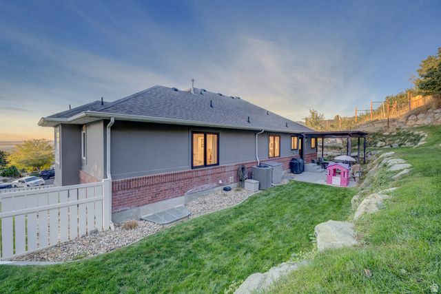 1138 IRONWOOD CIR, North Salt Lake, UT 84054