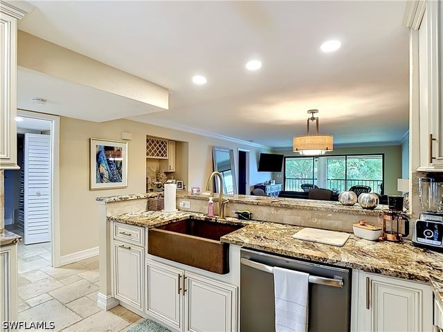 800 MISTY PINES CIR 202, Naples, FL 34105