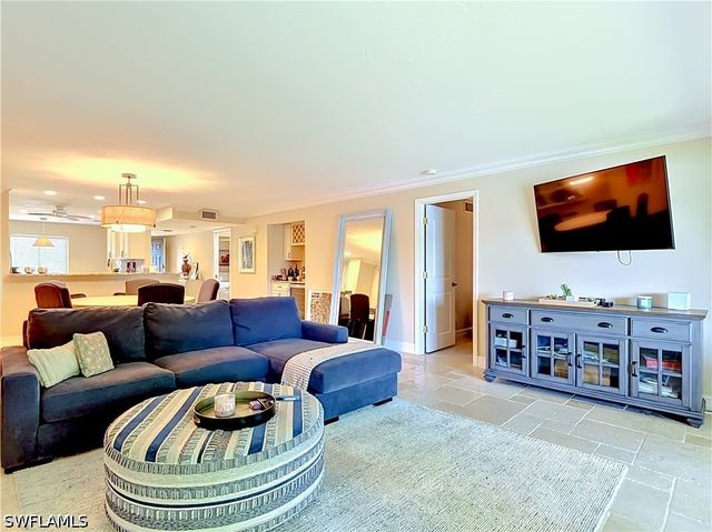800 MISTY PINES CIR 202, Naples, FL 34105