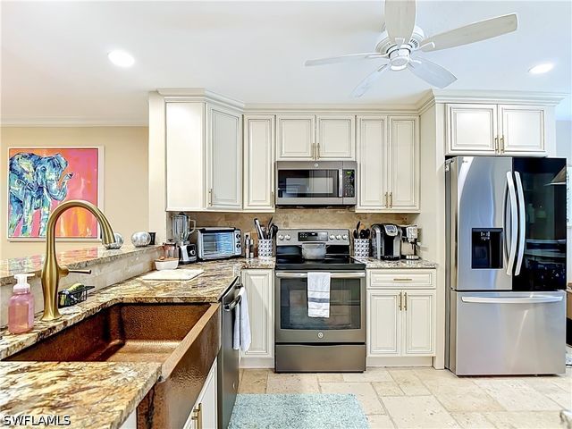 800 MISTY PINES CIR 202, Naples, FL 34105