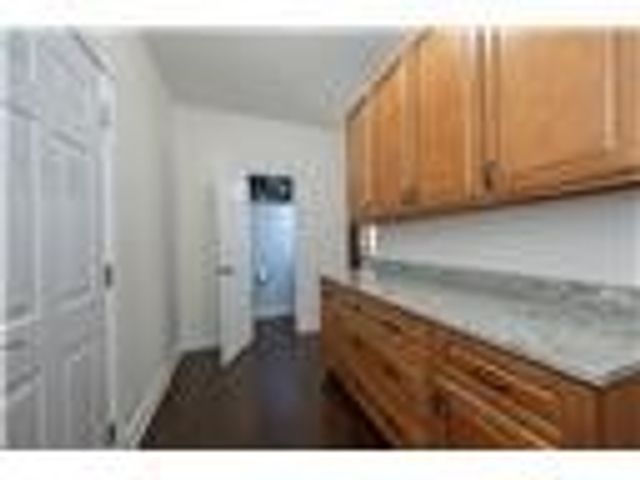 438 White Pine Ln, Economy, PA 15005