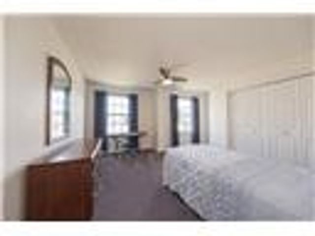 438 White Pine Ln, Economy, PA 15005
