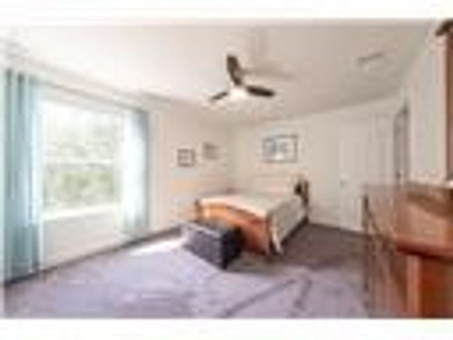 438 White Pine Ln, Economy, PA 15005