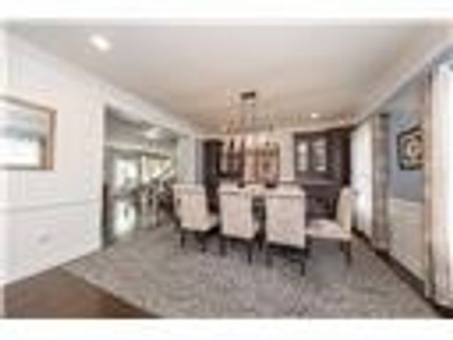 438 White Pine Ln, Economy, PA 15005