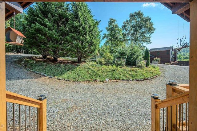 72 Gibbs Trail, Mineral Bluff, GA 30559