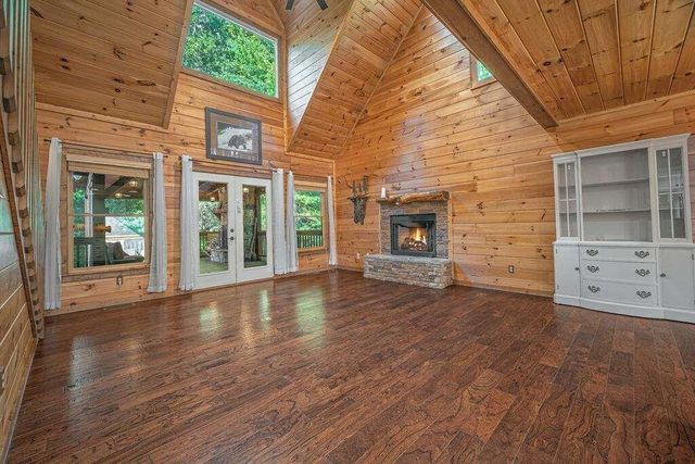 72 Gibbs Trail, Mineral Bluff, GA 30559